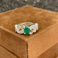 92.5 Sterling silver in Natural Zambian Emerald Ring- Rich Green Oval Gemstone Ring- May Birthstone Jewellery- Vintage Floral silver Ring