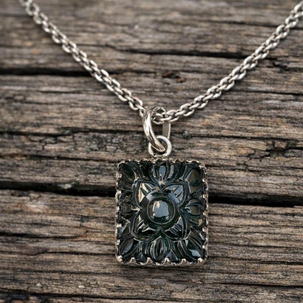 Natural Emerald Curved Pandent- 925 Sterling Silver Pandent- Curved Floral Pandent- Vintage Gemstone Necklace- Women's Jewellery- Gift Her - Image 2