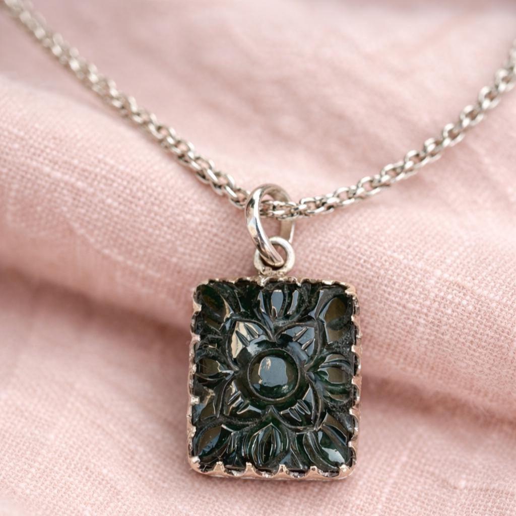 Natural Emerald Curved Pandent- 925 Sterling Silver Pandent- Curved Floral Pandent- Vintage Gemstone Necklace- Women's Jewellery- Gift Her - Image 3