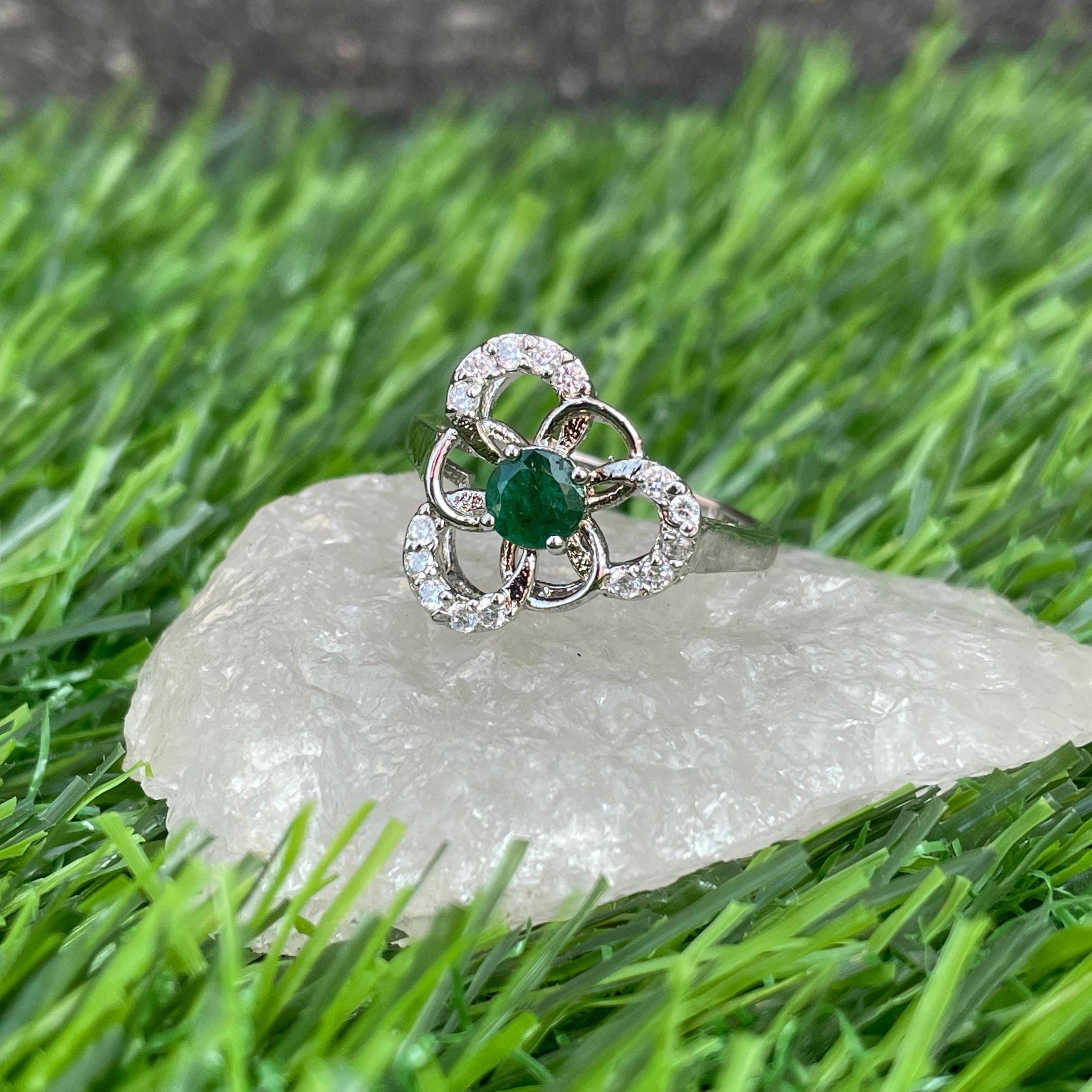 Natural Zambian Emerald Clover Ring -92.5 Sterling Silver Ring -Rich Green Gemstone -Floral Design -Everyday Elegant Ring-Round Shape Ring - Image 3